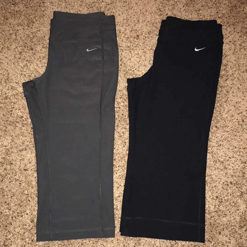 Set of 2 Nike Capris
